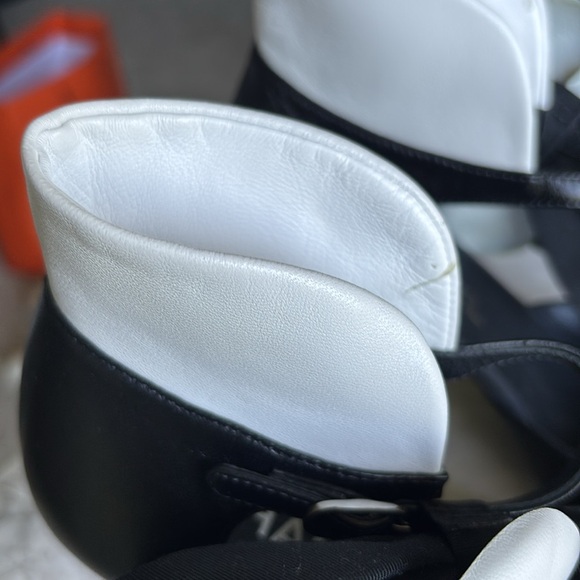 EUC CHANEL 2023 Interlocking CC Logo D'Orsay Pumps black and white 37.5 - Picture 11 of 11